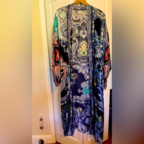 Free People multicolor print Kimono. 100% Viscose - Picture 2 of 13